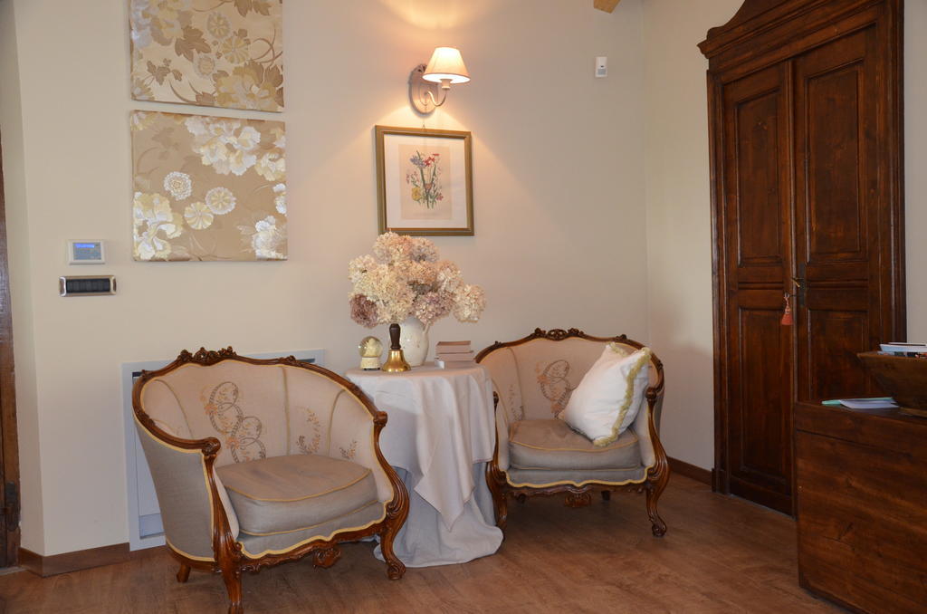 Cascina Castagneto Hotel Castell'Alfero Luaran gambar
