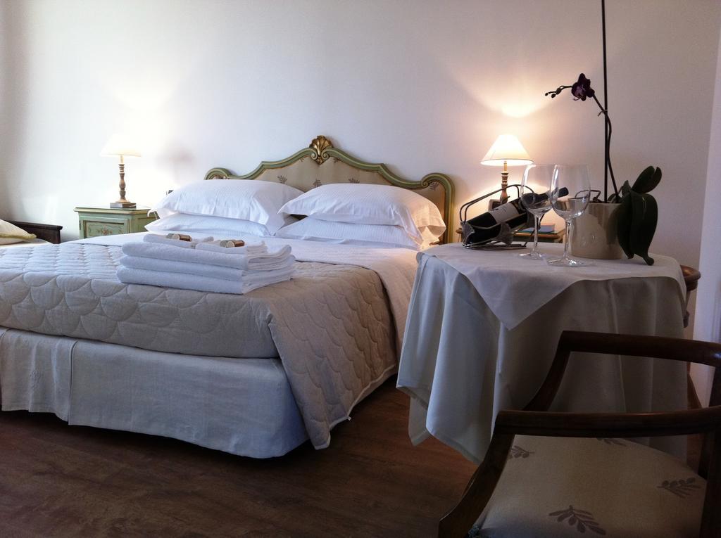 Cascina Castagneto Hotel Castell'Alfero Bilik gambar