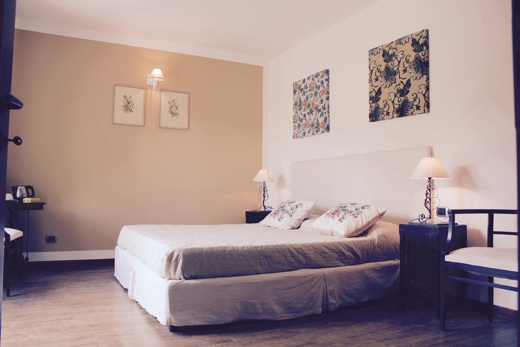 Cascina Castagneto Hotel Castell'Alfero Luaran gambar
