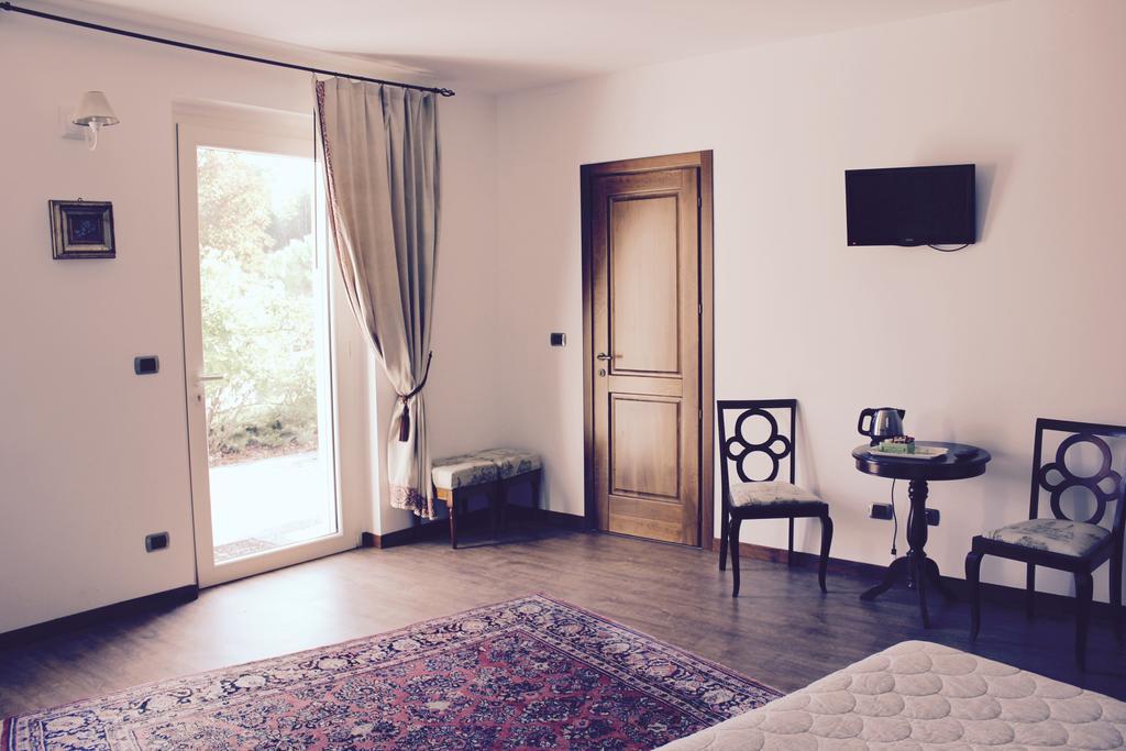 Cascina Castagneto Hotel Castell'Alfero Luaran gambar