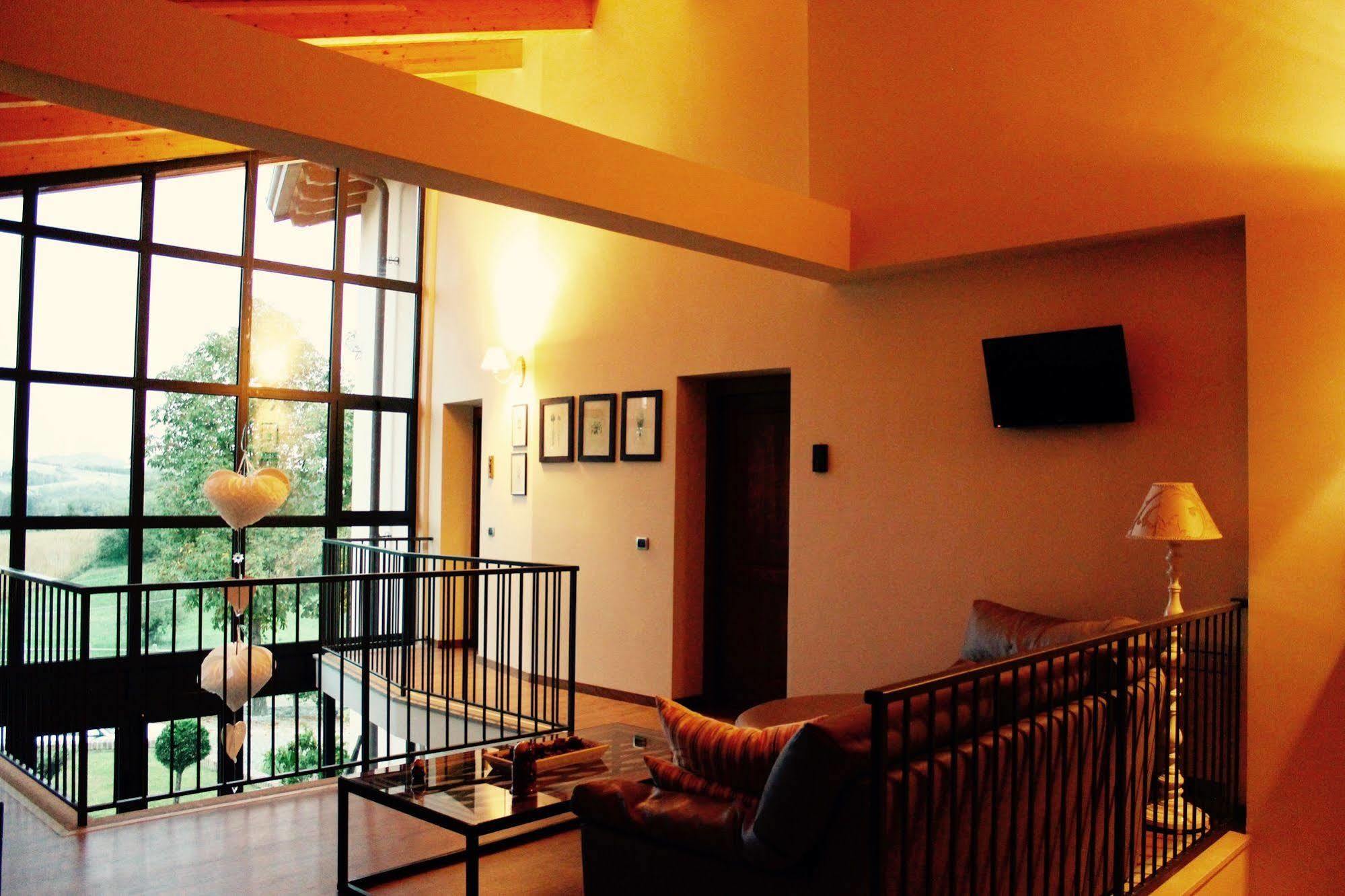 Cascina Castagneto Hotel Castell'Alfero Luaran gambar