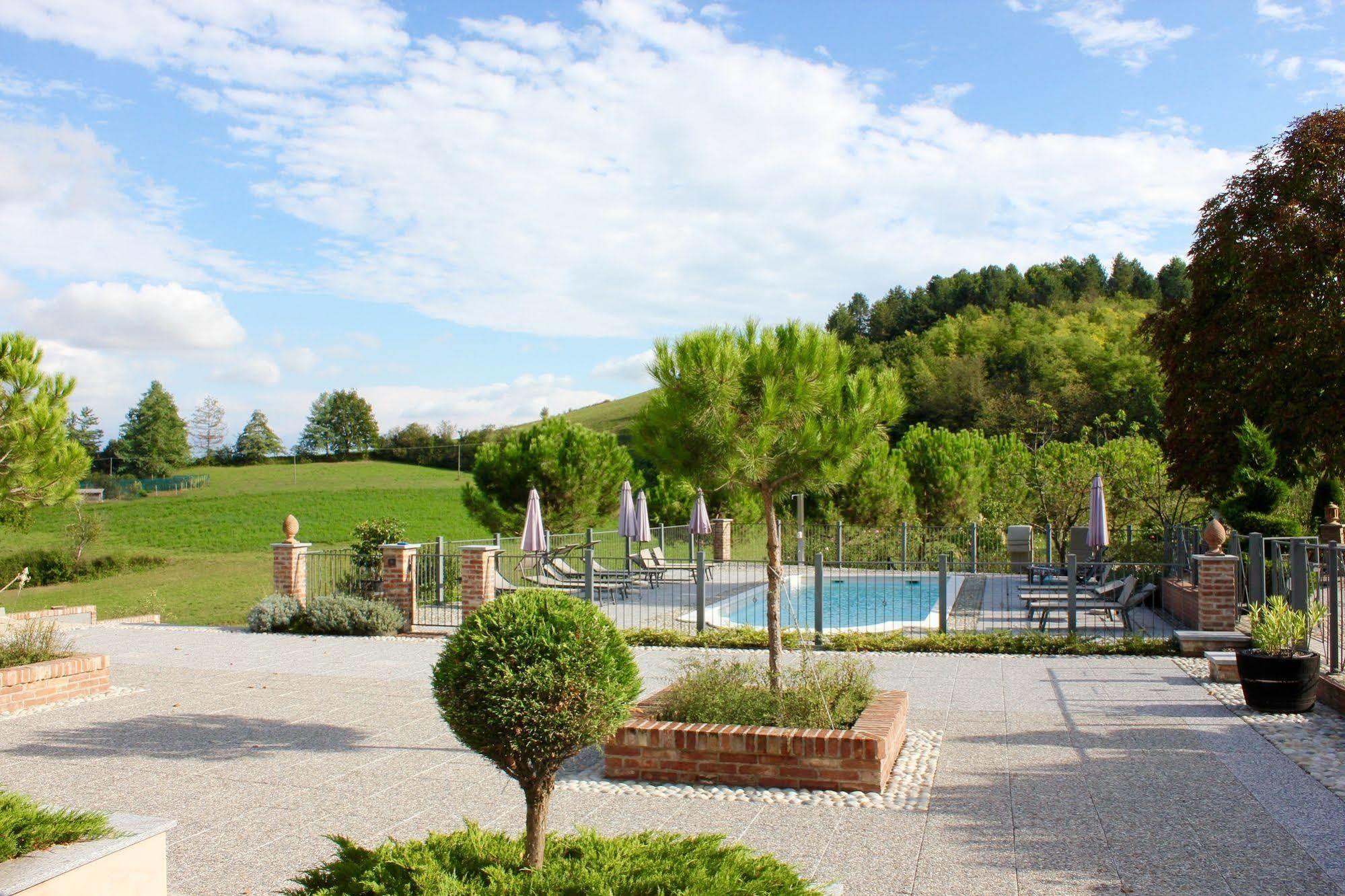 Cascina Castagneto Hotel Castell'Alfero Luaran gambar